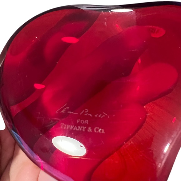 💥SALE! TIFFANY & CO Elsa Peretti Clear Red Glass Heart Paperweight - Picture 5 of 5